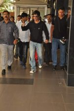Shahrukh Khan snapped in Mumbai on 24th Sept 2012 (6).JPG
